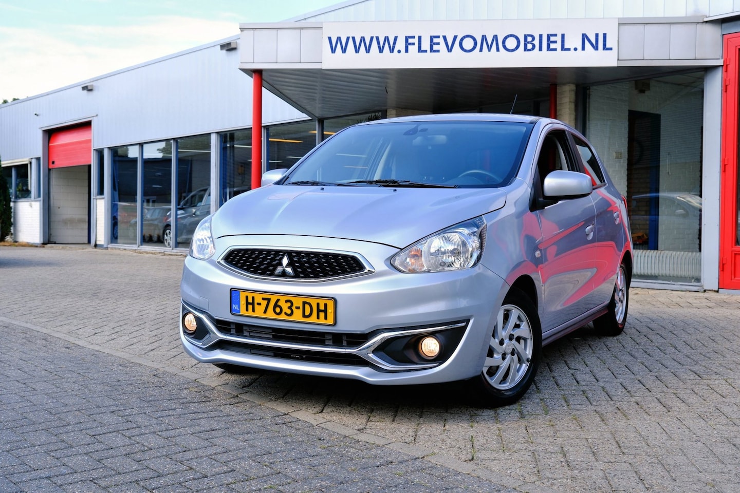 Mitsubishi Space Star - 1.0 Active 5-drs *44.000km!* Navi|Airco|CarPlay|LMV - AutoWereld.nl