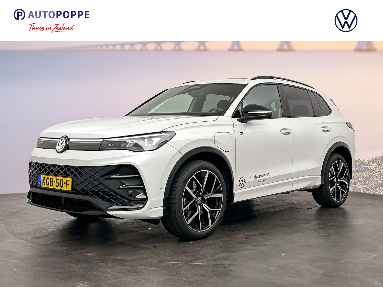Volkswagen Tiguan - R-Line Edition Plug in Hybride 204 pk Black Style Pakket - AutoWereld.nl