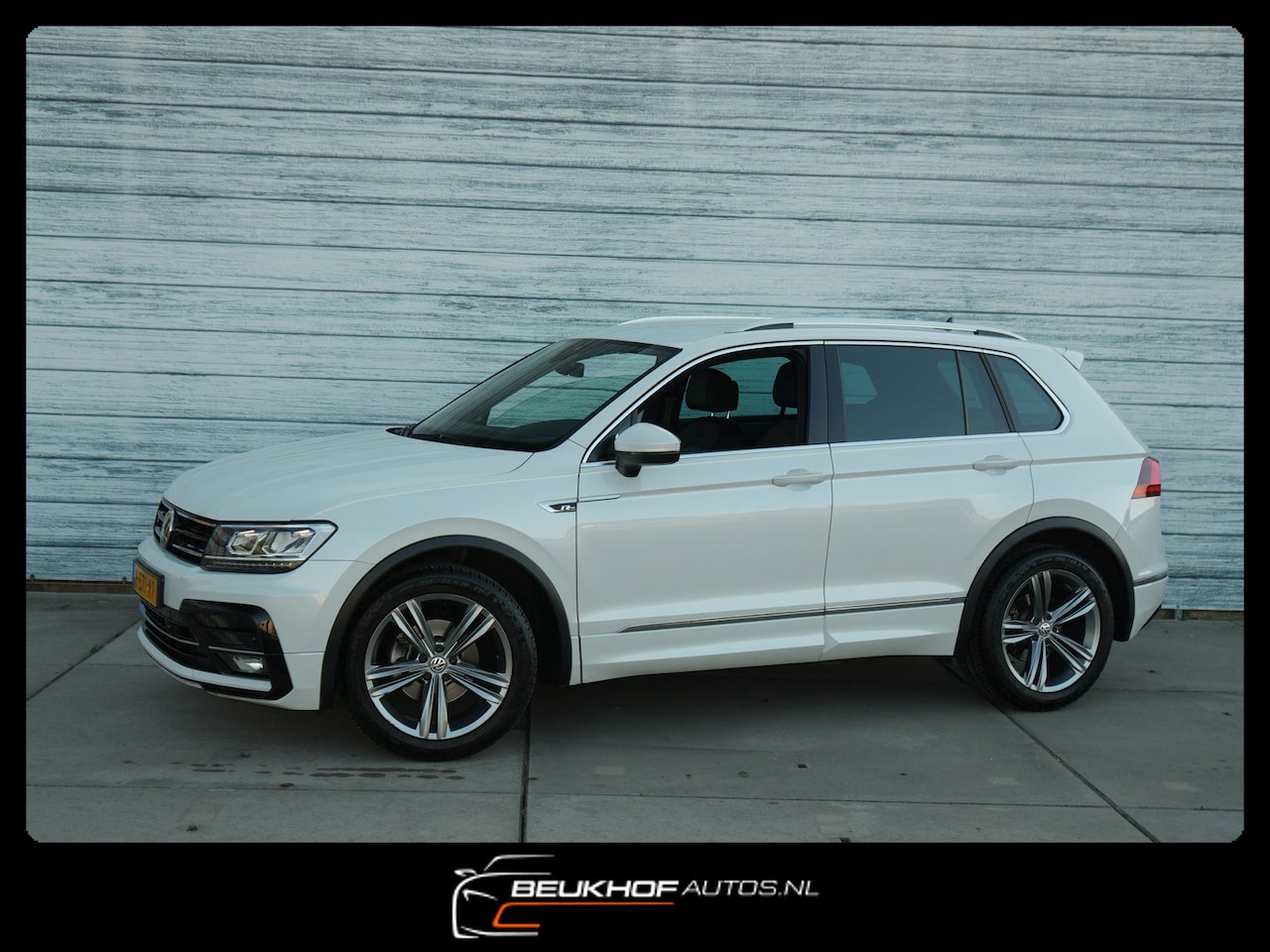 Volkswagen Tiguan - 1.5 TSI ACT Business R-Line Carplay Navi - AutoWereld.nl