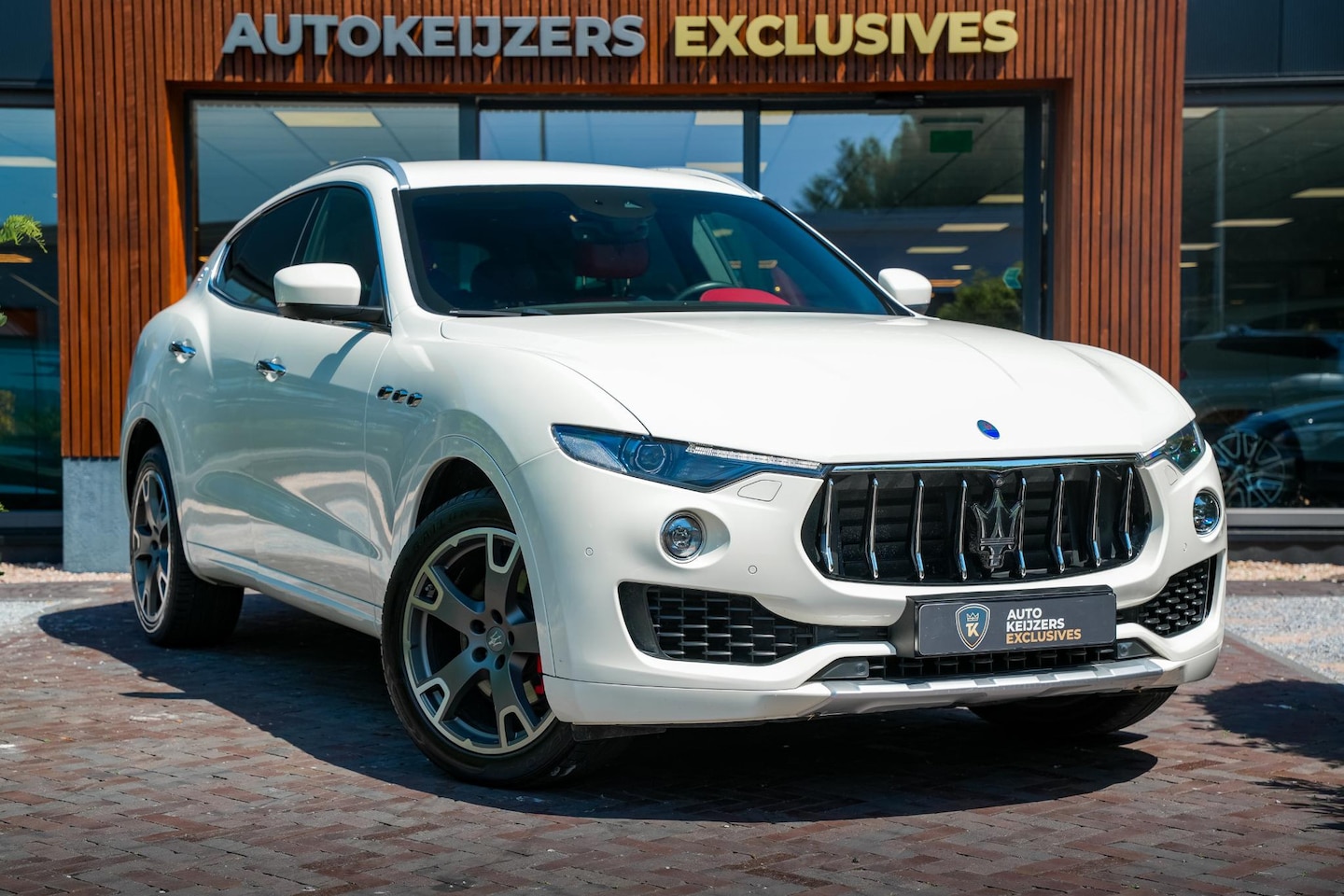 Maserati Levante - 3.0 V6 D AWD GranLusso 3.0 V6 D AWD GranLusso - AutoWereld.nl
