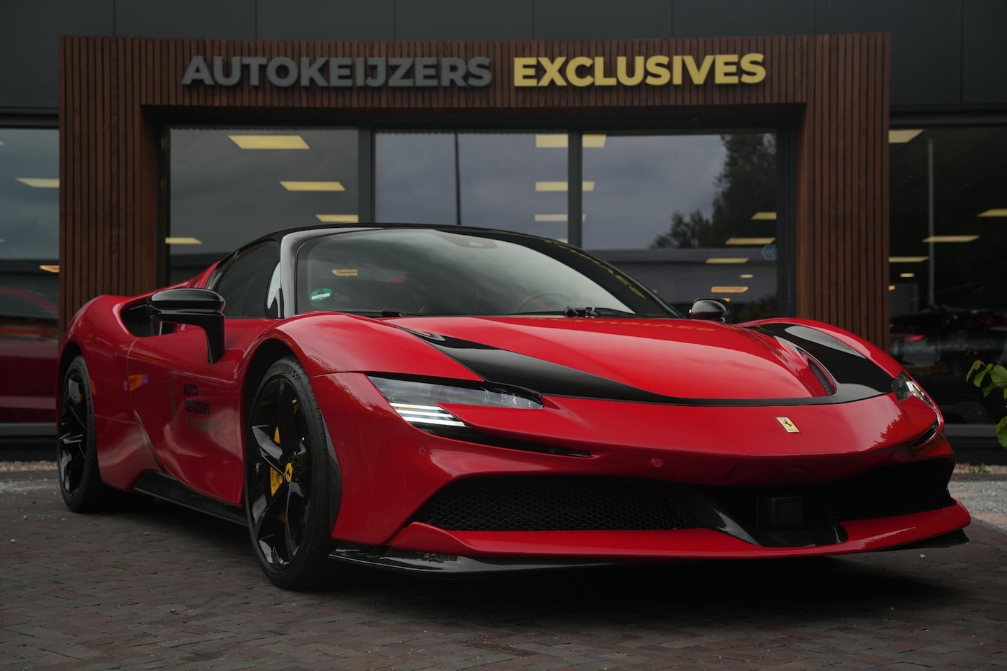 Ferrari SF90 Stradale - 4.0 V8 Assetto Fiorano Fiorano Pack Carbon Fibre Daytona Racing Seats - AutoWereld.nl