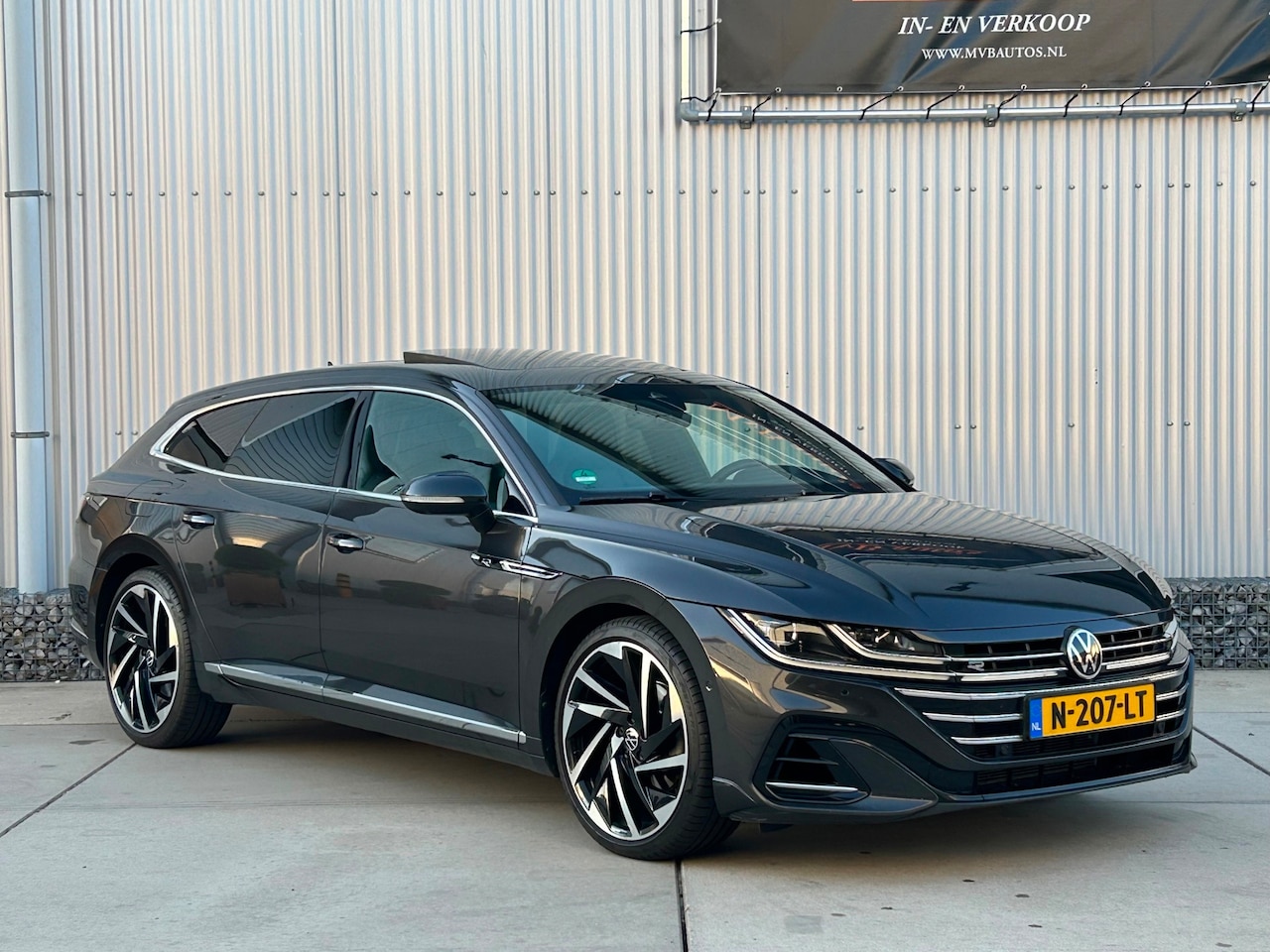 Volkswagen Arteon Shooting Brake - 2.0 TDI R-Line Business+ 2.0 TDI R-Line Business+, Ex. BPM, ex. BTW, pano, Harman & Kardon - AutoWereld.nl