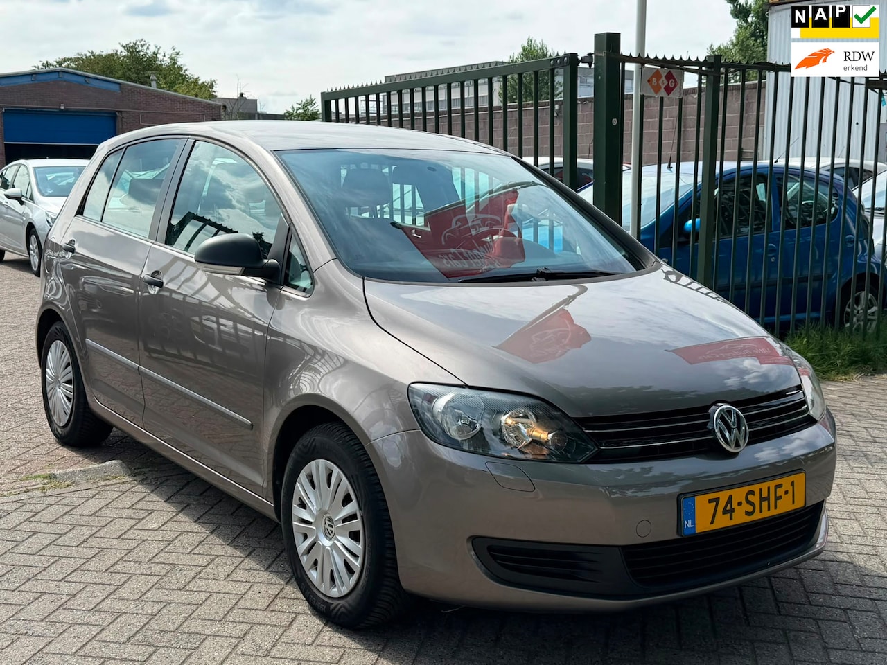 Volkswagen Golf Plus - 1.2 TSI Trendline BlueMotion 2e eigenaar dealer onderhouden airco trekhaak - AutoWereld.nl