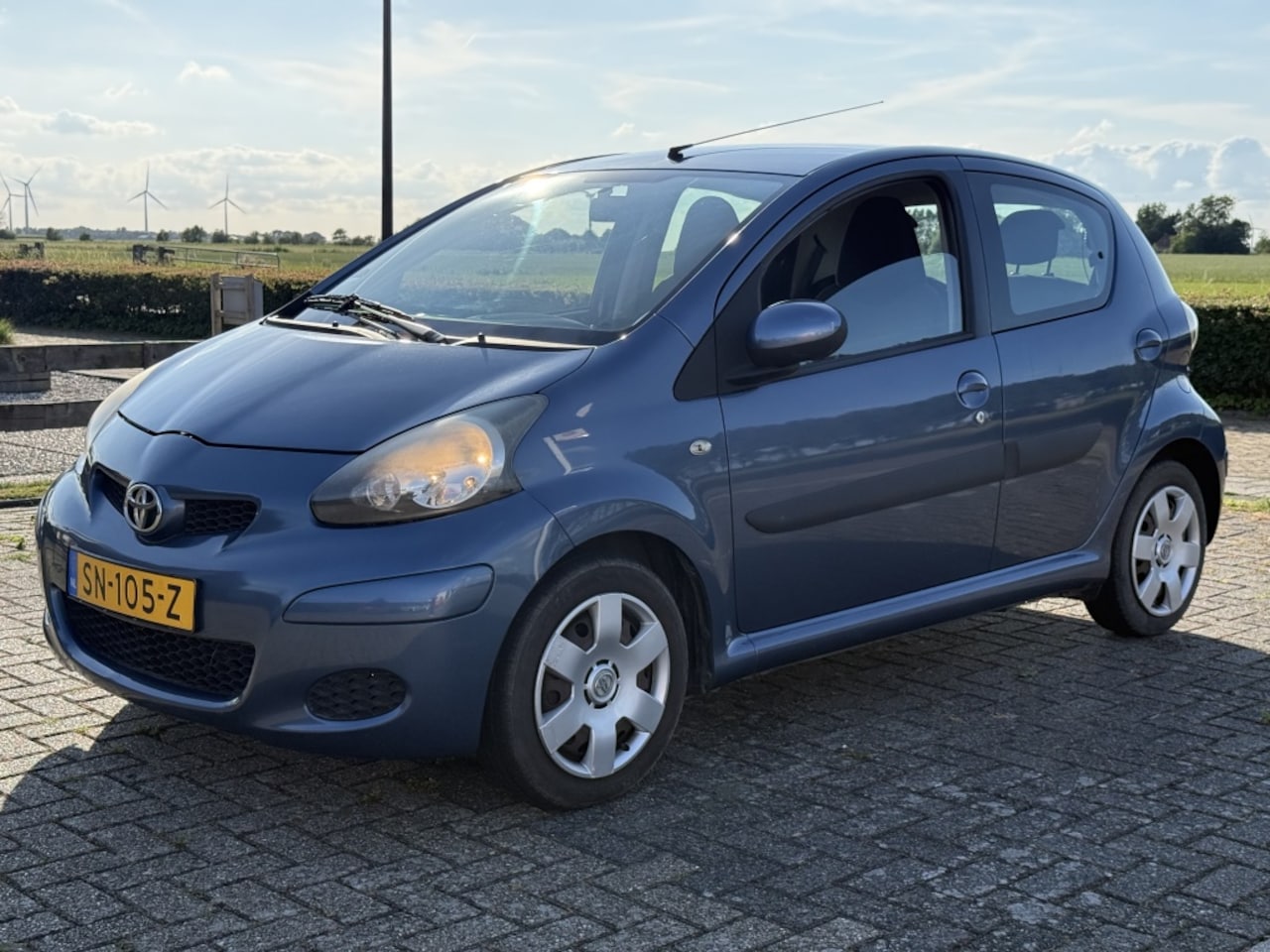 Toyota Aygo - 1.0 Benzine 5 Deurs Airco Elektr. Ramen Onderhouden - AutoWereld.nl