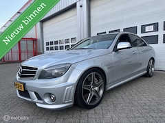 Mercedes-Benz C-klasse - C63 AMG V8