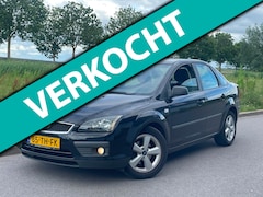 Ford Focus - 1.6-16V Airco Cruisecontrol Goed onderhouden