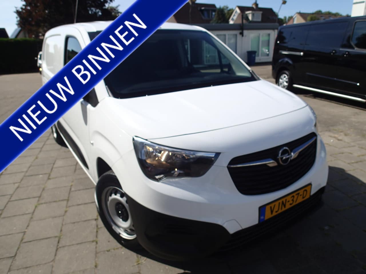 Opel Combo - 1.5D L2H1 Edition VOORZIEN VAN AIRCO+CRUISE+KASTEN !!!! - AutoWereld.nl