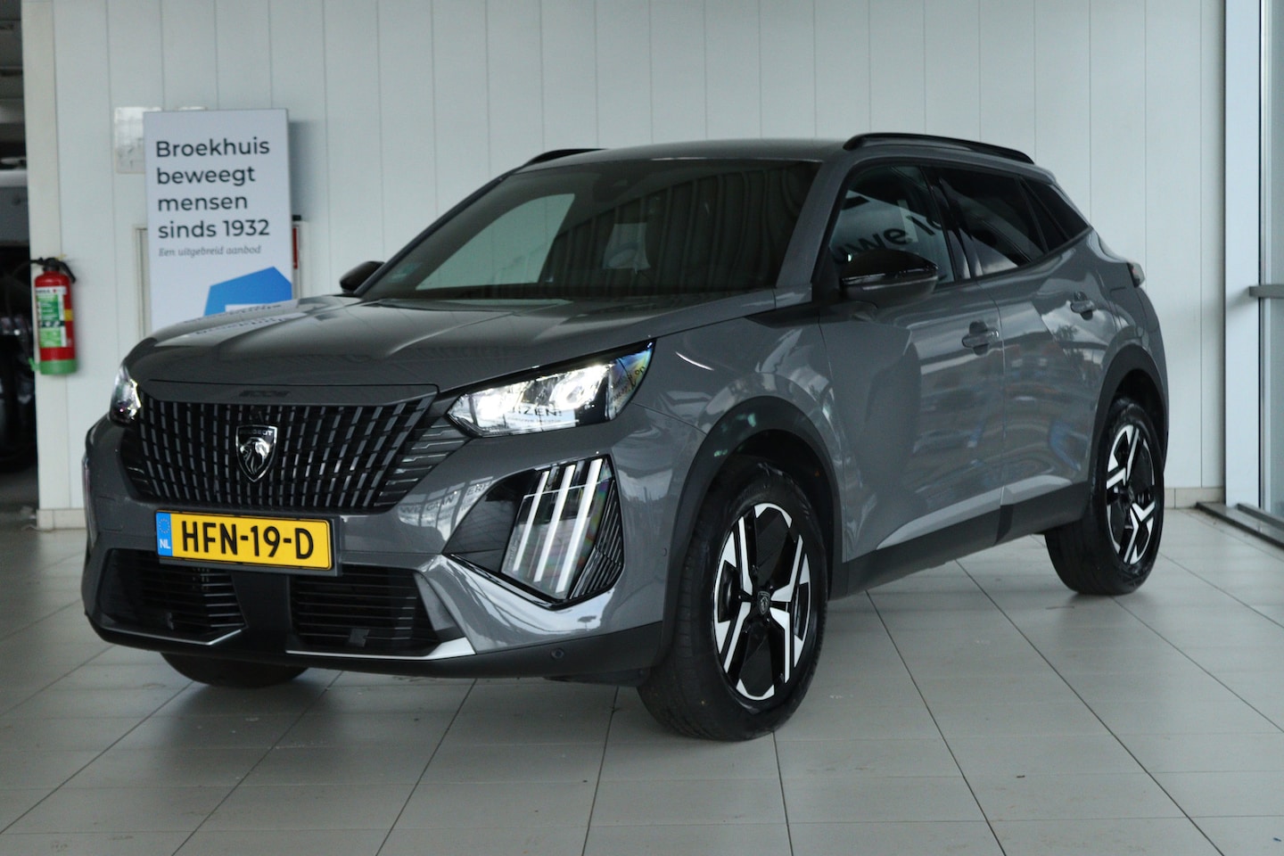 Peugeot 2008 - Hybrid 145 e-DCS6 | Adapt. Cruise | Trekhaak | 360 Camera | Navi | Carplay | Keyless | Cli - AutoWereld.nl