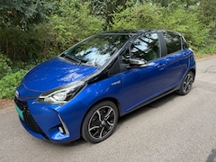 Toyota Yaris - 1.5 Hybrid Bi-Tone Plus Nieuwstaat