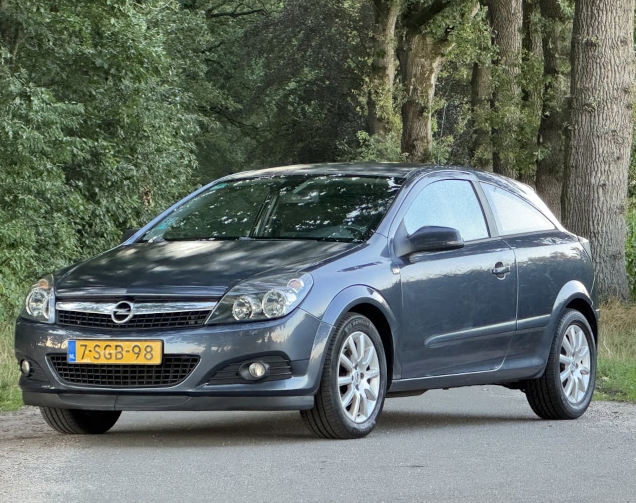 Opel Astra GTC - 1.6 Business 1.6 Business - AutoWereld.nl