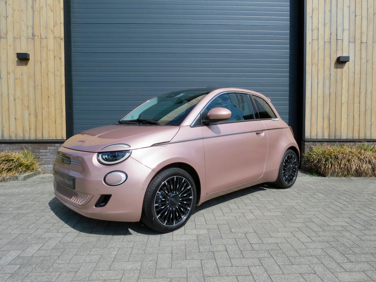 Fiat 500 - La Prima 42 kWh by Bocelli *Pano *CarPlay *Jbl - AutoWereld.nl