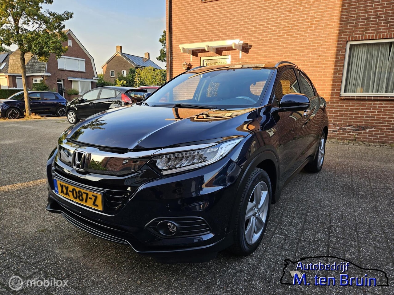 Honda HR-V - 1.5 i-VTEC Executive Facelift Midnight Blue, PANO DAK/ NAVI/DAB - AutoWereld.nl