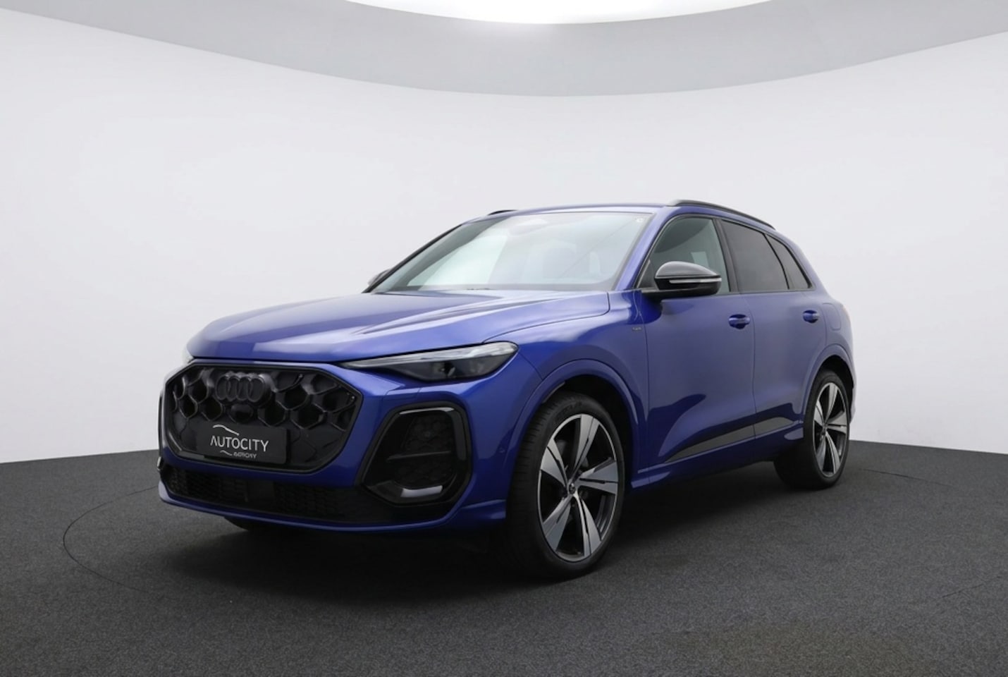 Audi Q5 - 2.0 e-hybrid quattro S Line Pano l 360 Camera l Blindspot l VOL OPTIES - AutoWereld.nl
