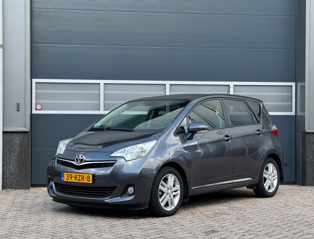 Toyota Verso S - 1.3 VVT-i Dynamic bj.2011 Autom|Camera|Navi|Trekh|Nap. - AutoWereld.nl