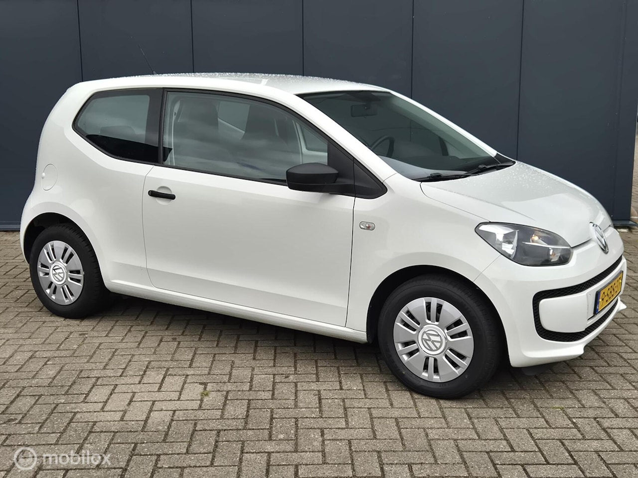 Volkswagen Up! - 1.0 take up! BlueMotion|Airco|APK 3-2027 - AutoWereld.nl