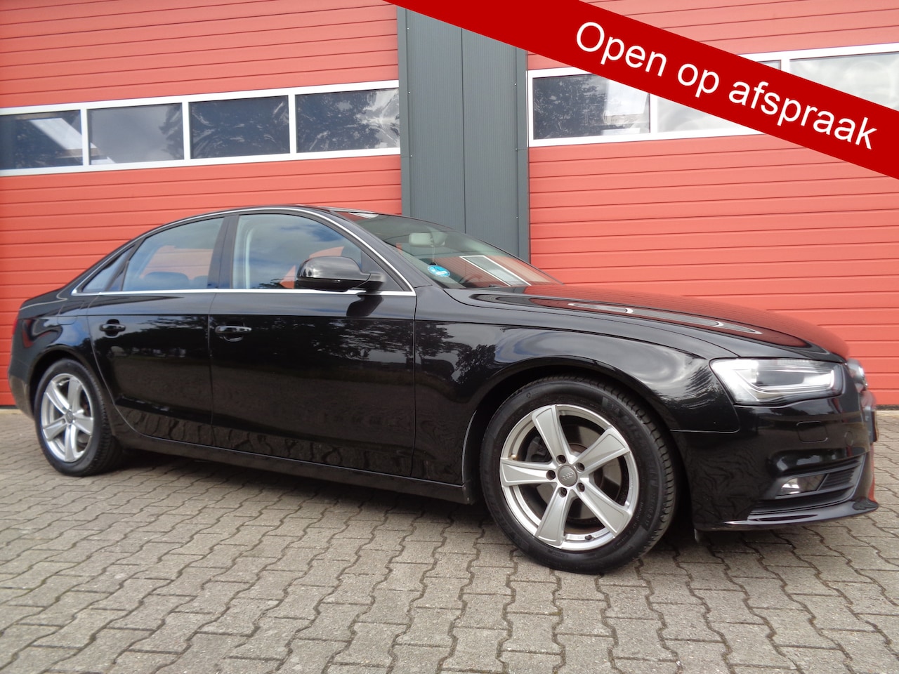 Audi A4 Limousine - 1.8 TFSI Edition 170PK Clima Cruise Navi LMV 6-BAK 2E-Eigenaar NL-Auto - AutoWereld.nl