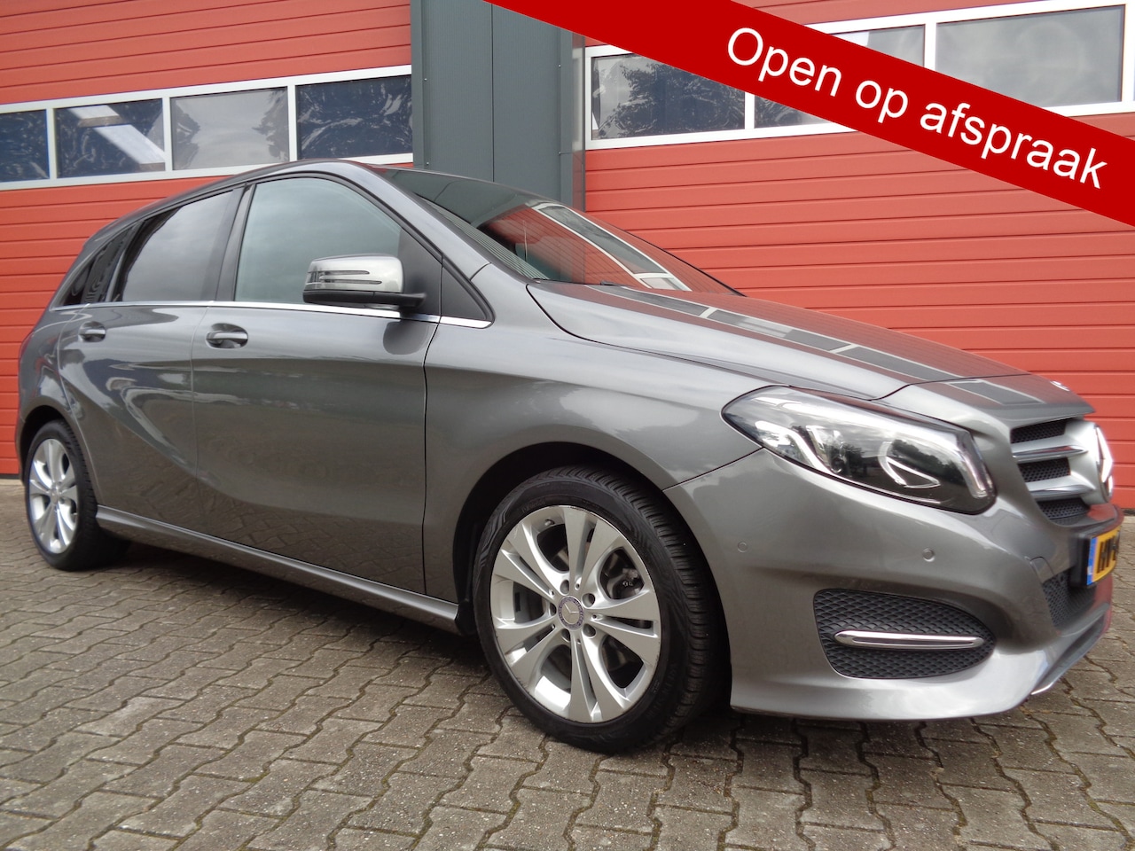 Mercedes-Benz B-klasse - 180 Ambition 123PK Automaat Clima Cruise Navi 2E-Eigenaar NL-Auto - AutoWereld.nl