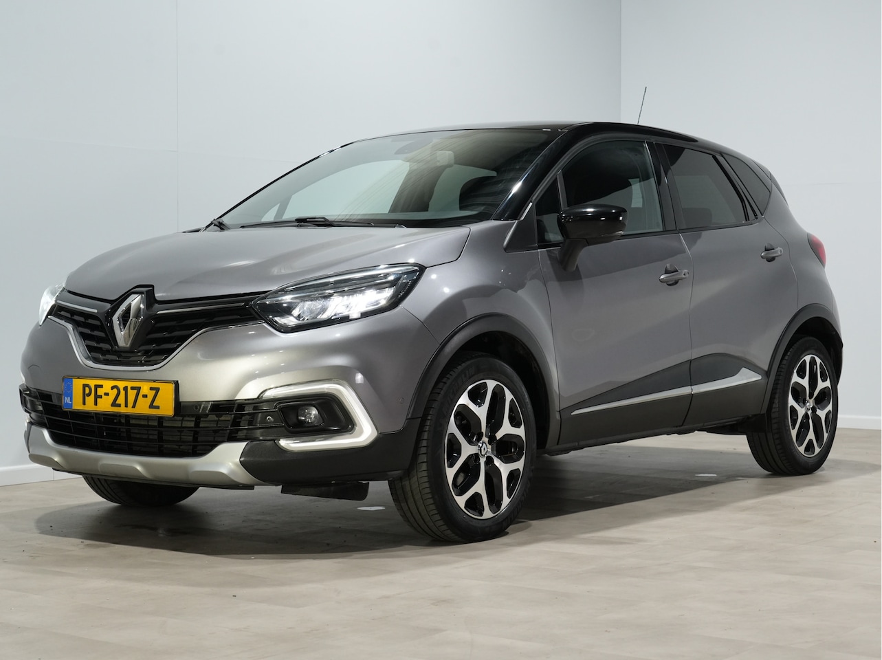 Renault Captur - 1.2 TCe 120pk Intens / 1e Eigenaar! / Trekhaak / Navigatie 221 - AutoWereld.nl