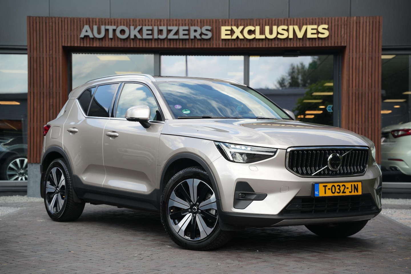 Volvo XC40 - 1.5 T4 Plug-in hybrid Ultimate Bright Panoramadak Leer Harman/Kardon - AutoWereld.nl
