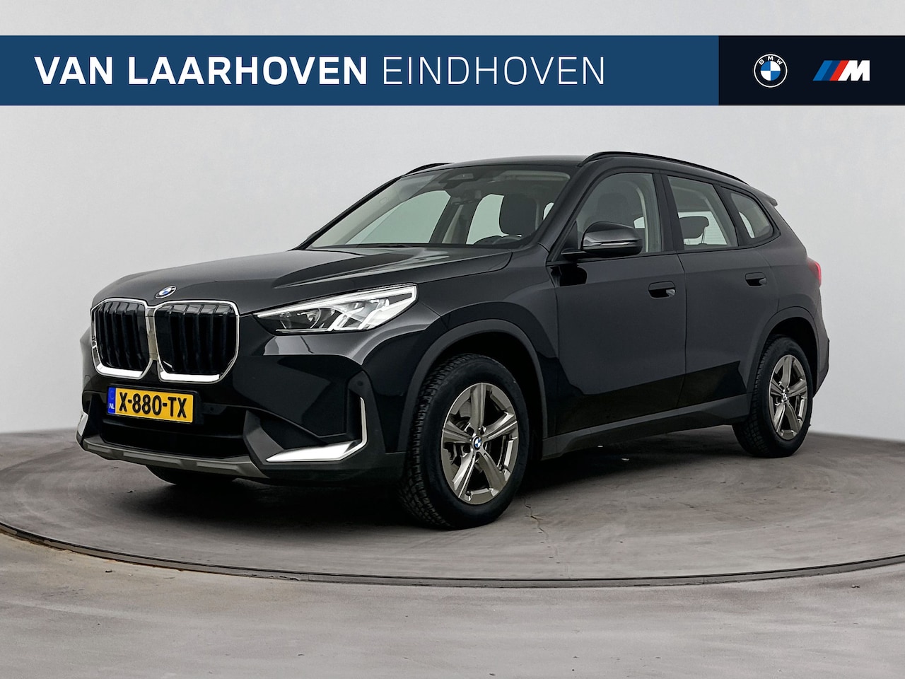 BMW X1 - sDrive20i Automaat / Achteruitrijcamera / Sportstoelen / Parking Assistant - AutoWereld.nl