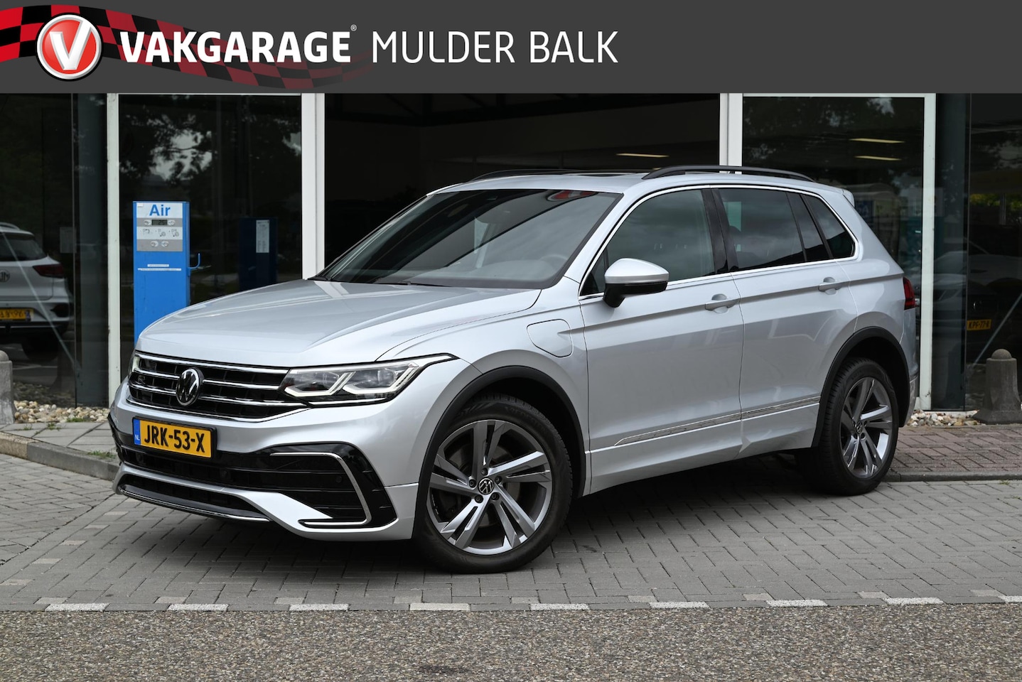 Volkswagen Tiguan - 1.4 TSI eHybrid R-Line Business+ | SOH 95.7% Panoramadak - AutoWereld.nl