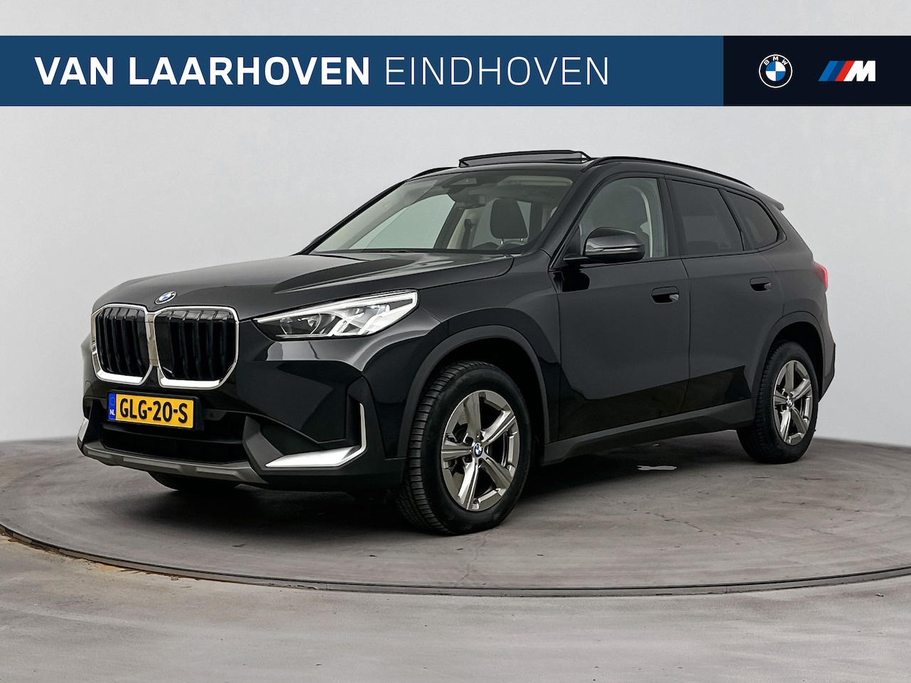 BMW X1 - sDrive20i Automaat / Panoramadak / Achteruitrijcamera / Sportstoelen - AutoWereld.nl