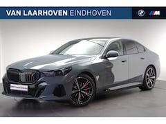 BMW i5 - eDrive40 M Sport / Panoramadak / Achteruitrijcamera / Stoelventilatie / Bowers & Wilkins /