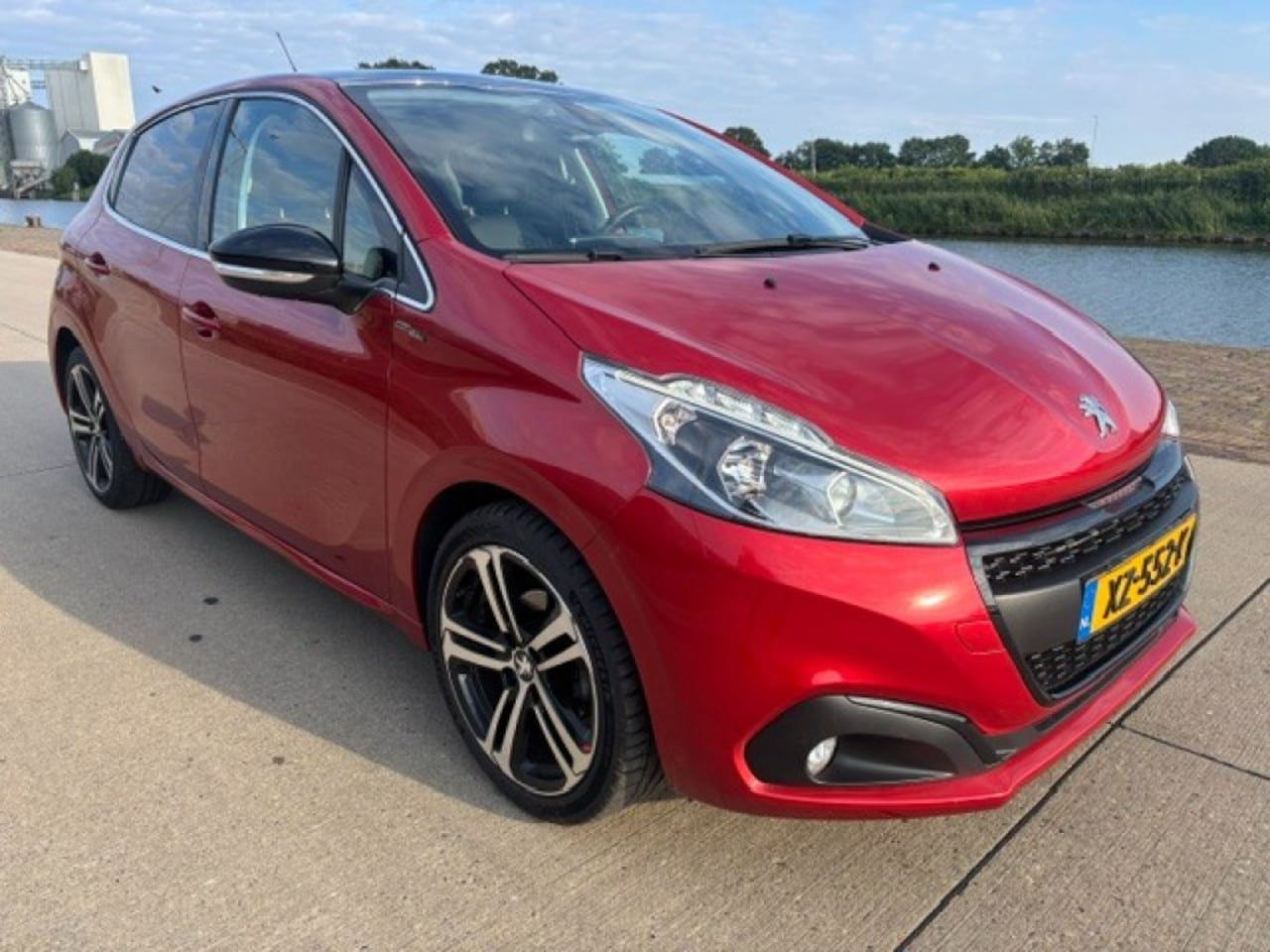 Peugeot 208 - 1.2 PureTech GT-Line 1.2 PURETECH GT-LINE - AutoWereld.nl