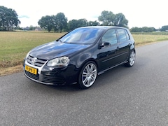 Volkswagen Golf - R32