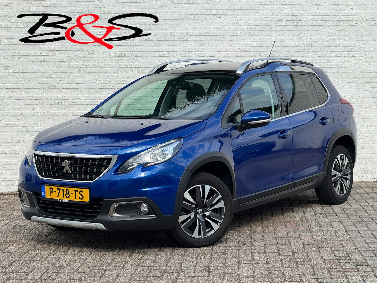 Peugeot 2008 - 1.2 PureTech Camera Cruise Stoelverwarming Carplay Panorama Trekhaak Navigatie - AutoWereld.nl