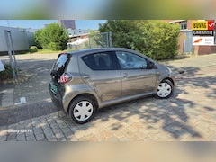 Toyota Aygo - 1.0 VVT-i /Airco/ Nw APK/ Bluetooth/ Garaantie