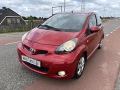 Toyota Aygo - 1.0-12V 2010 116.250 km Nap nwe koppeling airco ijskoud