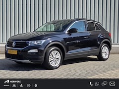 Volkswagen T-Roc - 1.5 TSI Sport / Stoelverwarming / Achteruitrijcamera / Navigatie / Trekhaak / Apple CarPla