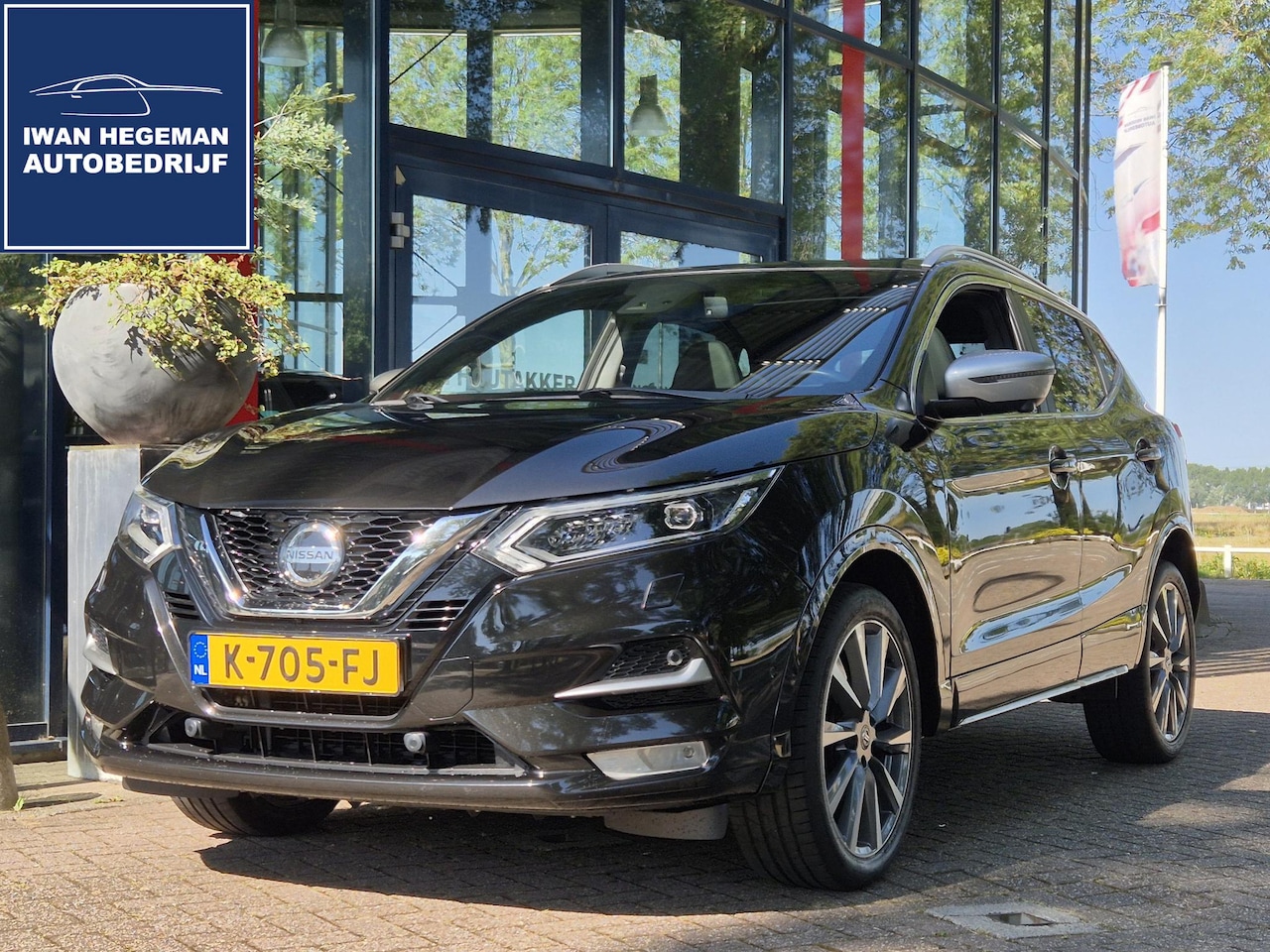 Nissan Qashqai - 1.3 DIG-T Tekna + AUTOMAAT | Panoramadak | Trekhaak | Leer | Navigatie | Cruise Control | - AutoWereld.nl
