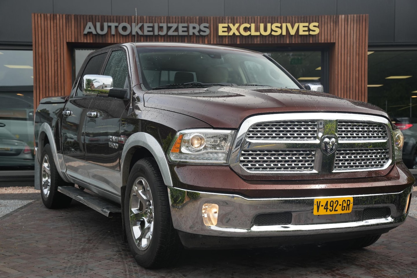 Dodge Ram 1500 - 5.7 V8 4x4 Quad Cab 6'4 84DKM Unieke auto - AutoWereld.nl