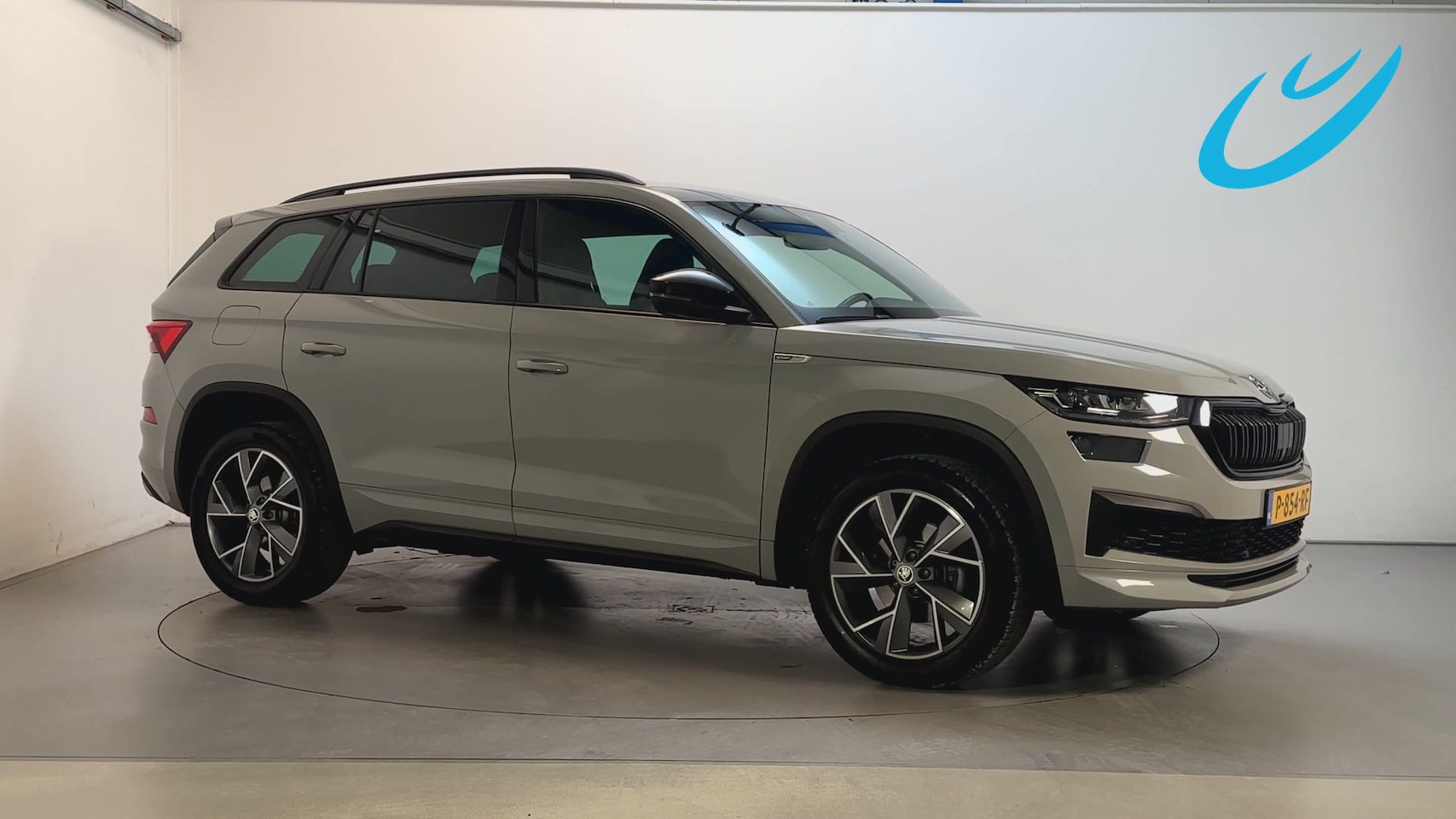 Skoda Kodiaq - 1.5 TSI 150pk DSG Sportline Business Stoelverwarming Trekhaak Sfeerverlichting Navigatie - AutoWereld.nl