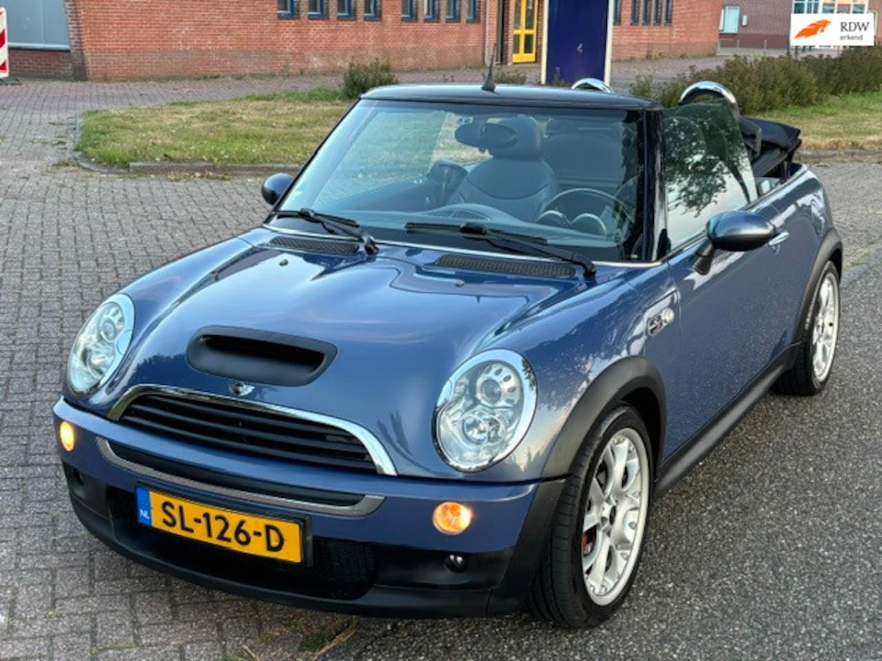 MINI Cabrio - 1.6 Cooper S Automaat ECC Audio/CD Leder PDC LMV 17" TCS Sportstoelen ABS Cruisecontrol De - AutoWereld.nl