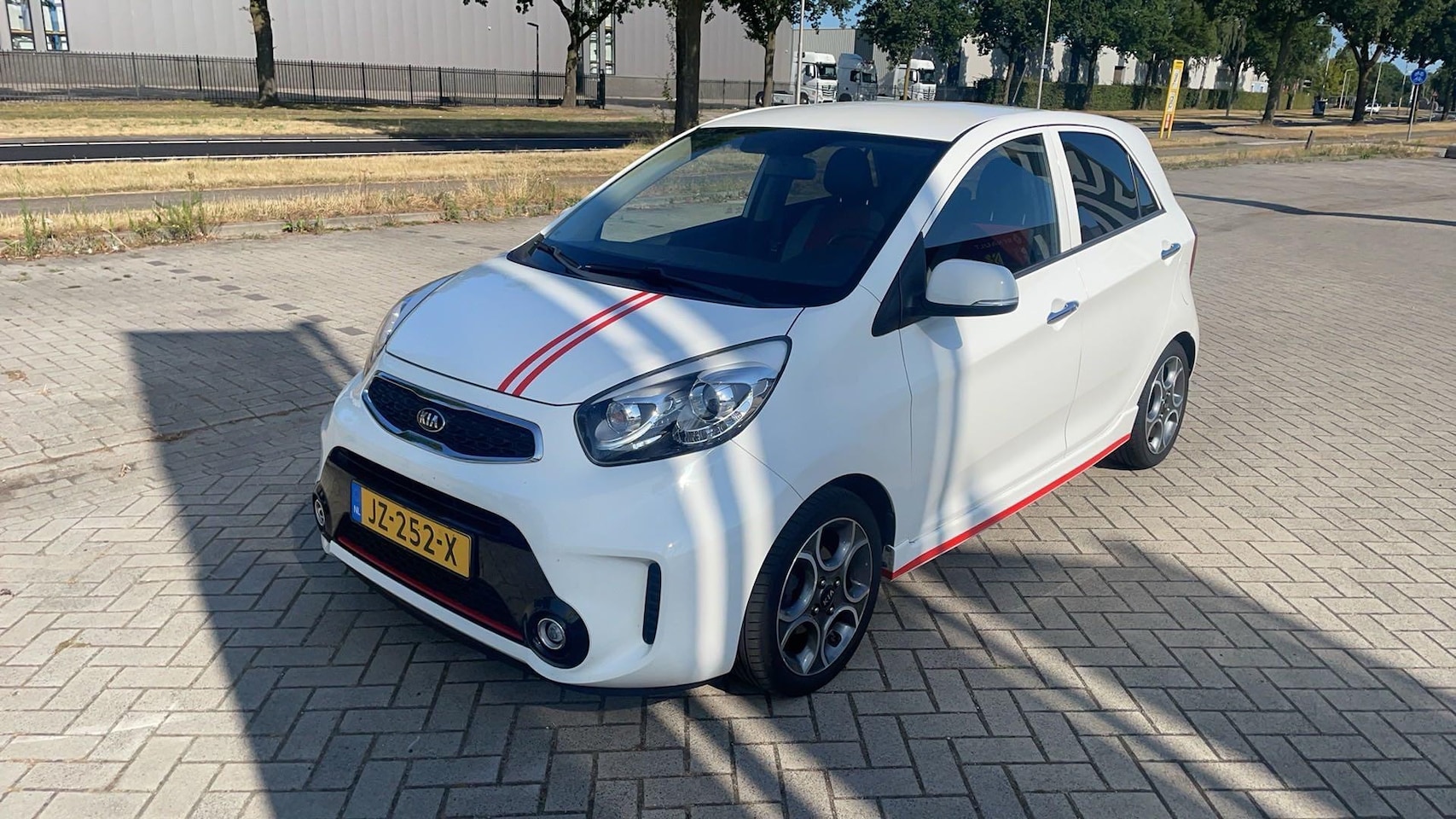 Kia Picanto - 1.2 CVVT SportsLine Navigator 1.2 CVVT SportsLine Navigator - AutoWereld.nl