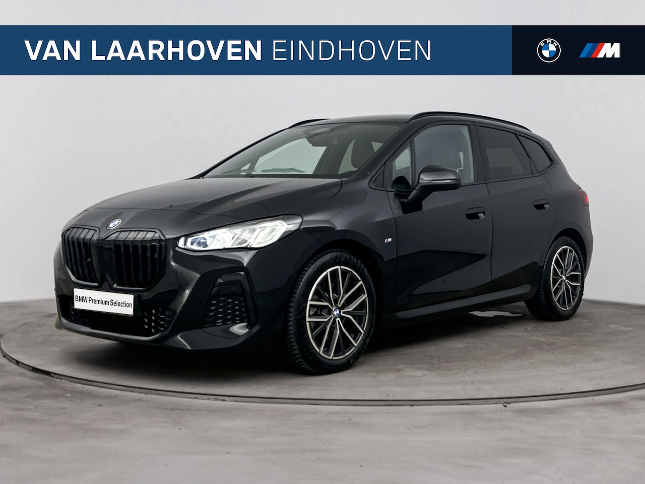 BMW 2-serie Active Tourer - 218i M Sport Automaat / Trekhaak / Sportstoelen / Achteruitrijcamera / Getint glas - AutoWereld.nl