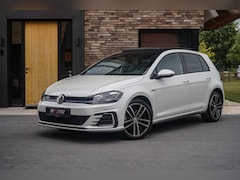 Volkswagen Golf - GTE 7.5 Facelift/Panoramadak/Trkhk/ACC/R-Cam/Parelmoer/87DKM