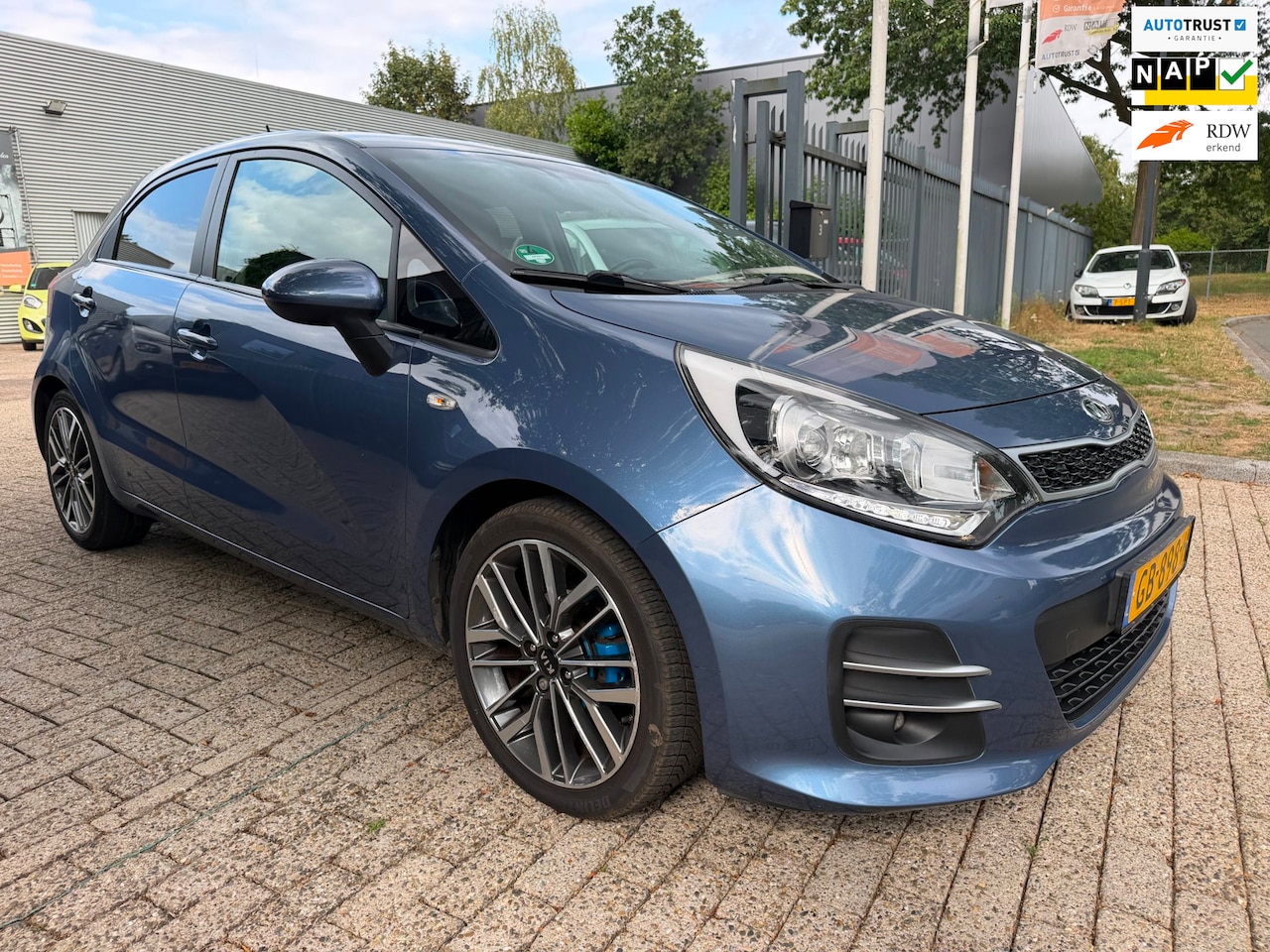 Kia Rio - 1.2 CVVT DynamicLine Sport, camera, navia, cruise, elec pakket, xenon-led, trekhaak, 17"in - AutoWereld.nl