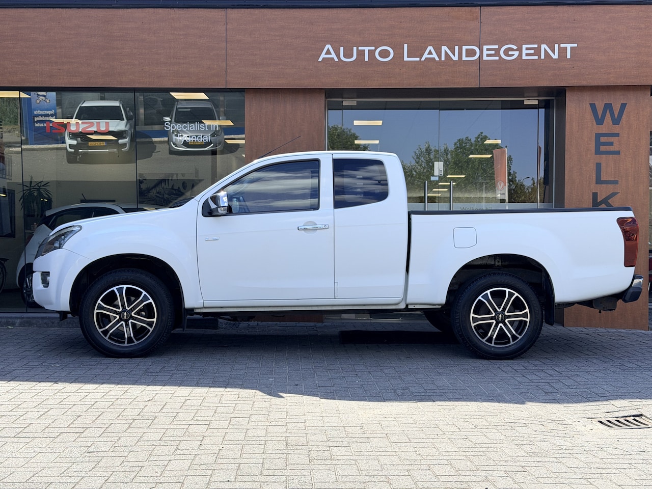 Isuzu D-Max - 2.5 Extended Cab LS | Ex. BTW | Radio | Trekhaak - AutoWereld.nl