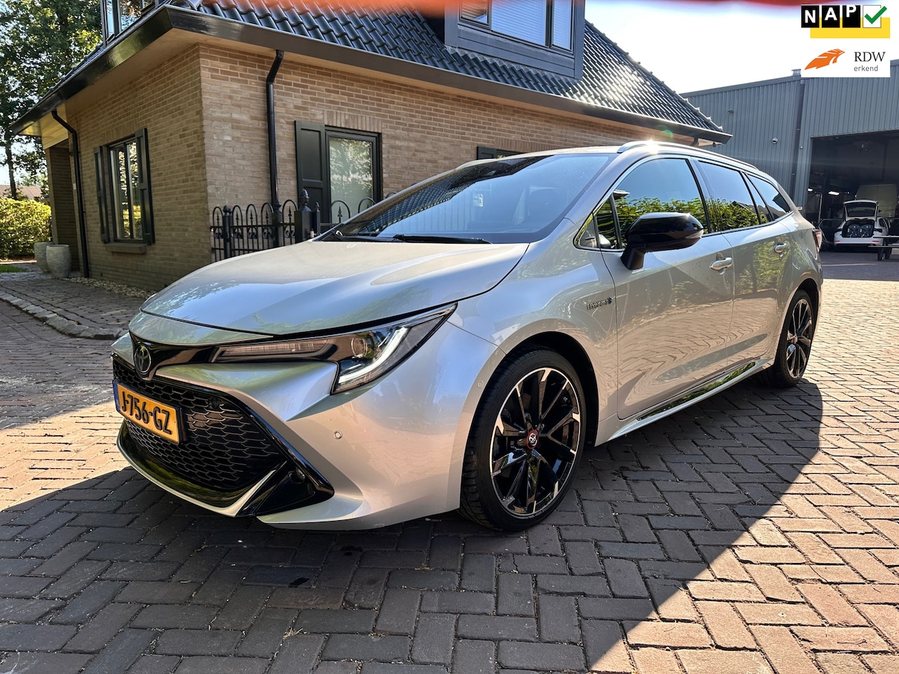 Toyota Corolla Touring Sports - 2.0 Hybrid Business GR-Sport 2.0 Hybrid Business GR-Sport - AutoWereld.nl