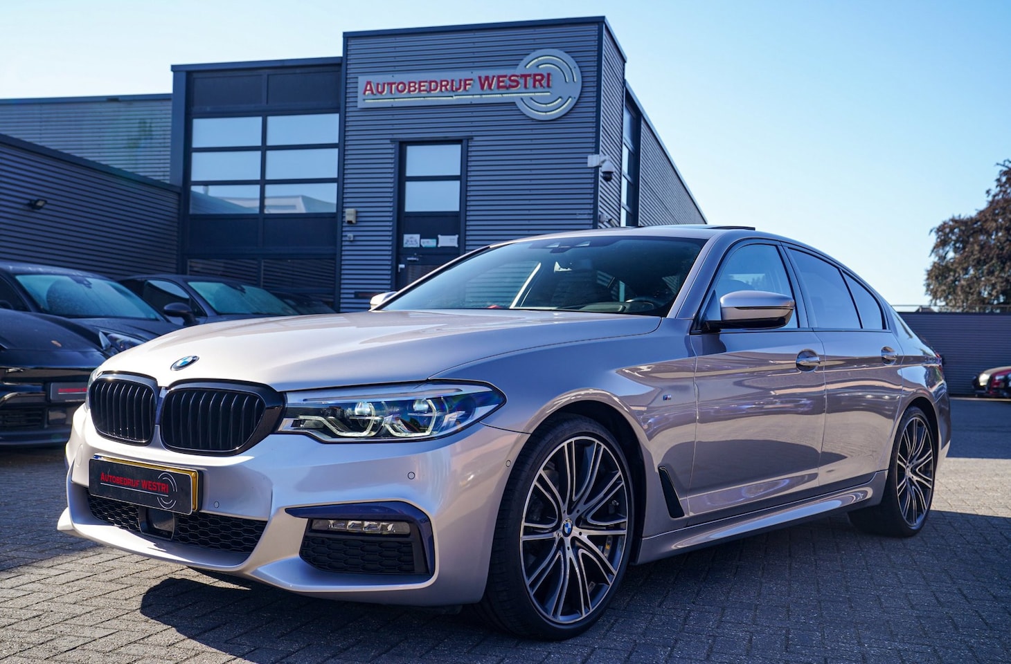 BMW 5-serie - 520i High Executive Edition | Schuifdak | Adaptieve Cruise | Camera | Nappa Leder | Origin - AutoWereld.nl
