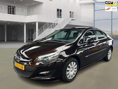 Opel Astra - 1.4 Turbo Design Edition