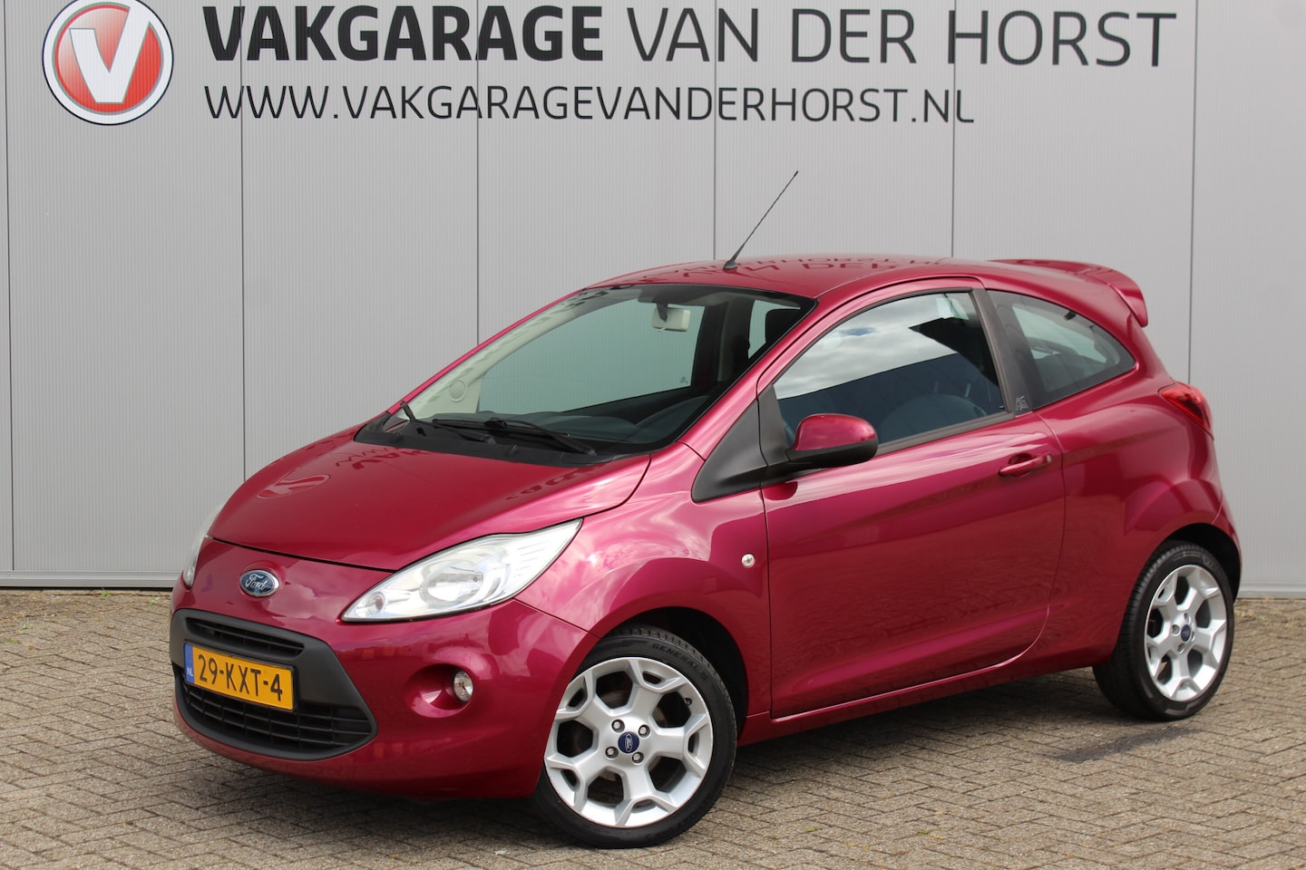 Ford Ka - 1.2 Titanium 70PK Stoelverwarming, Airco, Lichtmetalen Velgen 16 Inch, - AutoWereld.nl
