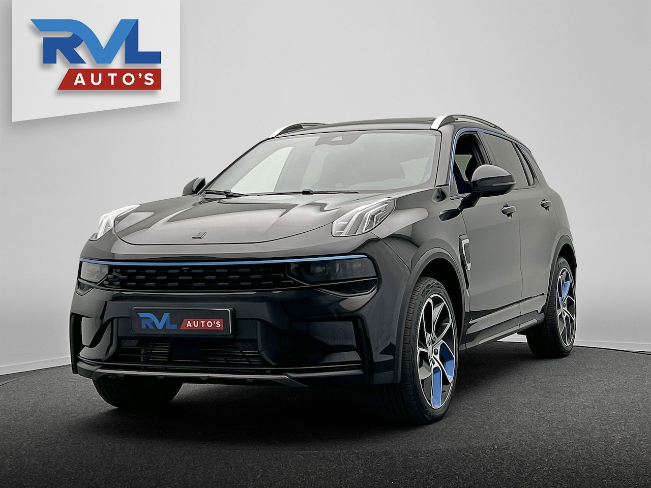 Lynk & Co 01 - 1.5 261PK Plug-in Hybrid *Zwarte Hemel* 360° Camera Pano/dak Apple/Carplay Adaptive/Cruise - AutoWereld.nl