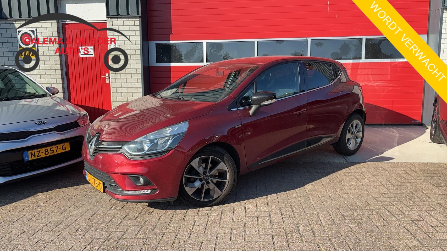 Renault Clio - 0.9 TCe Limited NAVI / AIRCO / PDC / BLUETOOTH / CRUISE / DAB+ / NL-AUTO - AutoWereld.nl