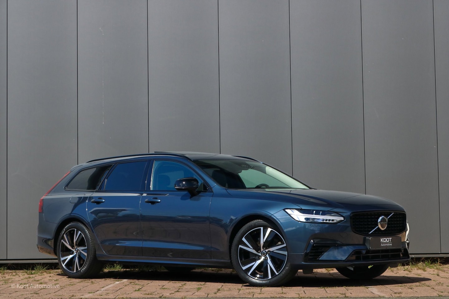 Volvo V90 - Volvo V90 T8 Recharge AWD Ultimate Dark | 455 PK | Pano | Long Range | Harman Kardon | HUD - AutoWereld.nl