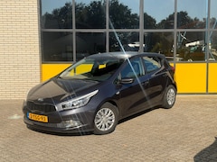 Kia Cee'd - 1.6 4 seizoenen banden, trekhaak, airco